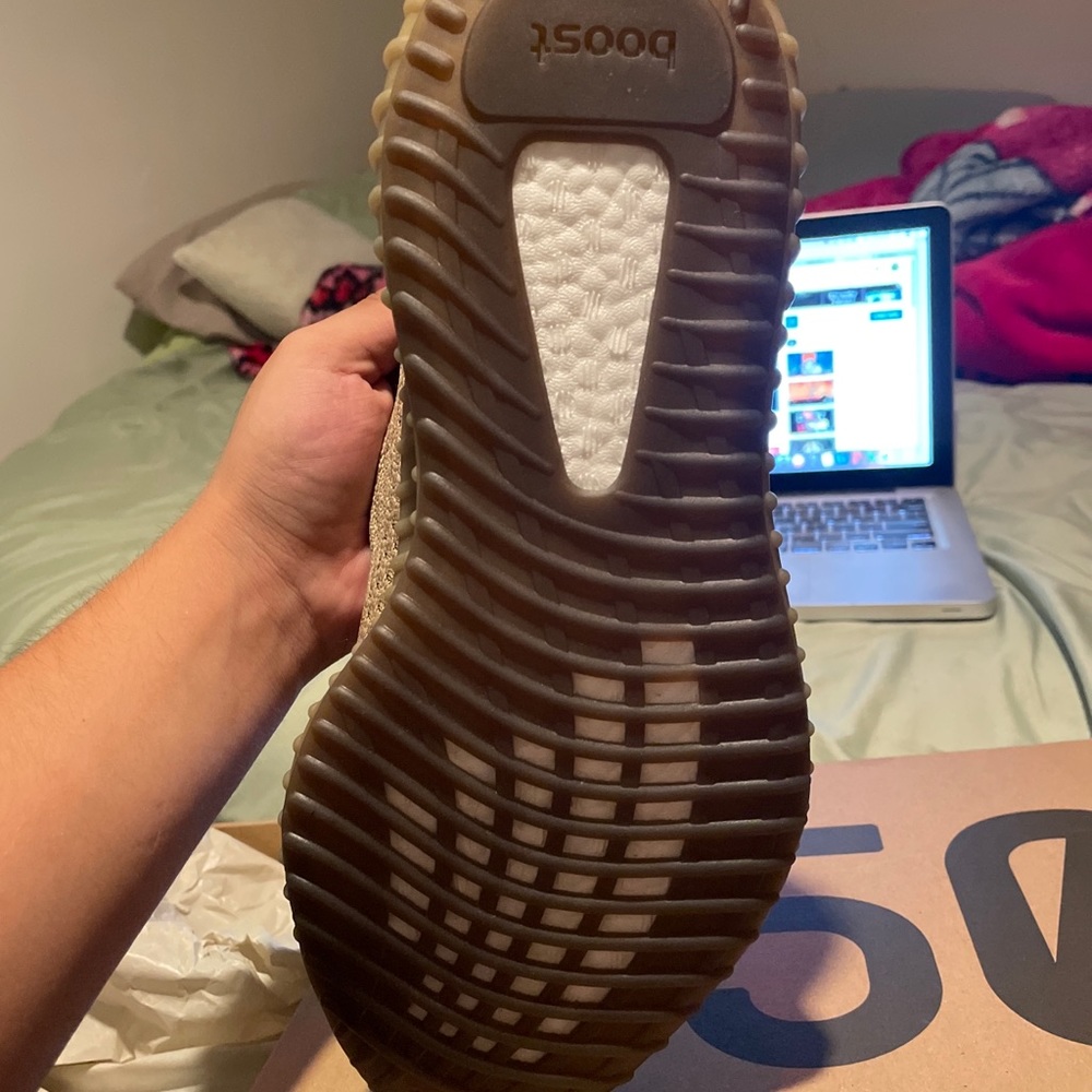 Yeezy v2 carbon